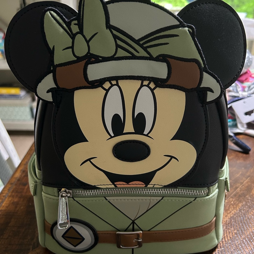 Disney Loungefly Minnie Mouse Backpack!